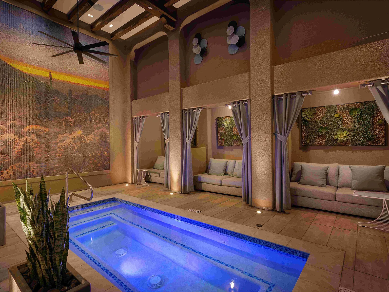 Manor Scottsdale — Photo 2