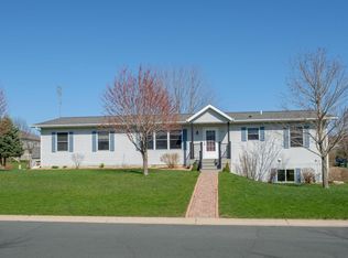 800 Pine Ct NE, Pine Island, MN 55963