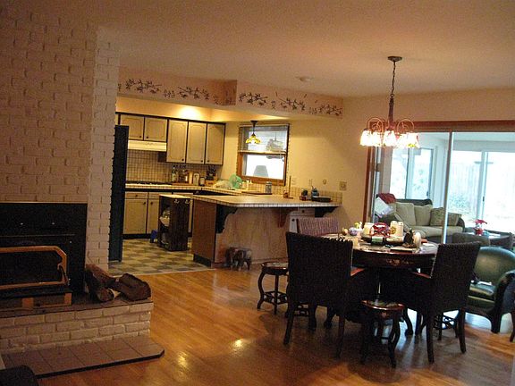 kitchen, fire place, dinning