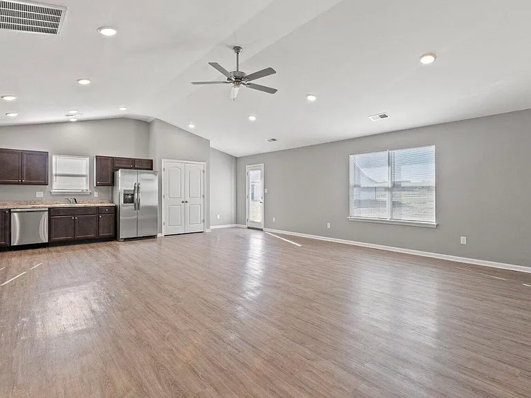 121 Landry Ln — Photo 5