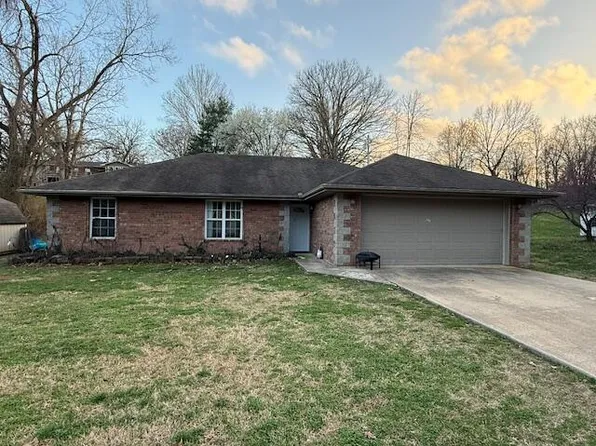 27 Sunset Drive, Cassville, MO 65625