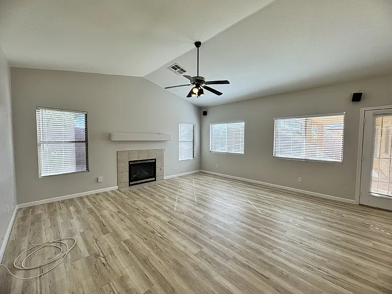 495 N Bluejay Dr — Photo 1