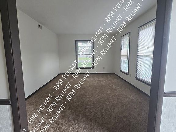 4th image of 109 Sieville Ave #102