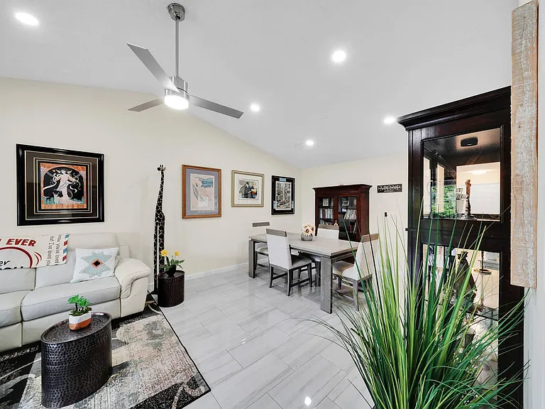 15011 Ashland Cir #23 — Photo 37