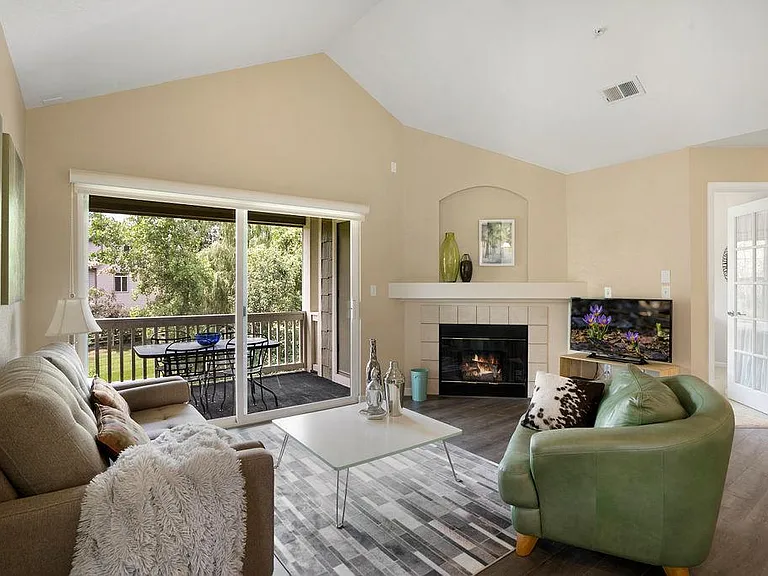 5225 White Willow Dr #P220 — Photo 5