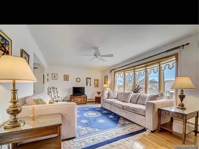 27 Arlington Blvd #2 — Photo 2