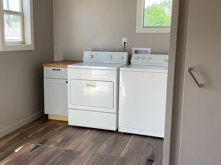 221 Platte St — Photo 9