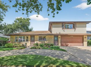 228 E Kathleen Dr, Park Ridge, IL 60068