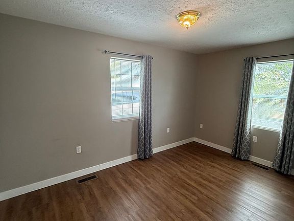 4th image of 264 Peterson Ave #B