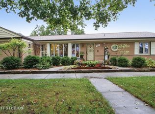 5867 N Kingsdale Ave, Chicago, IL 60646