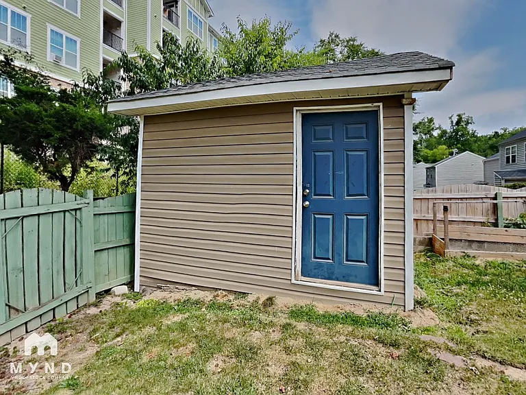 7021 Jeffreys Creek Ln — Photo 23