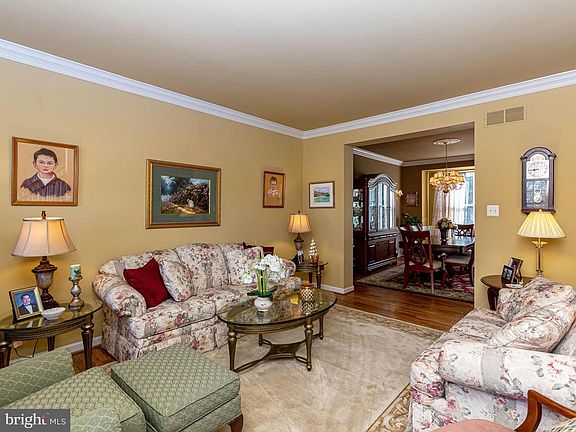 5th image of 1323 Stonegate Dr