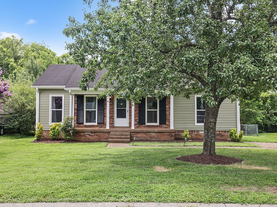 1st image of 941 Harpeth Bend Dr