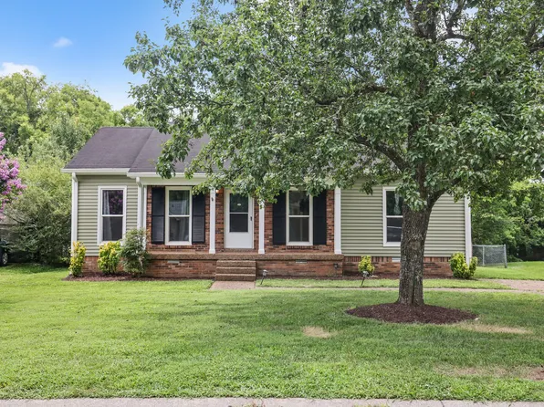 941 Harpeth Bend Dr, Nashville, TN 37221
