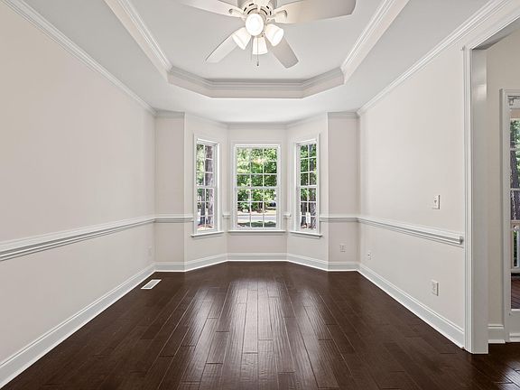 5th image of 497 Barrette Ln