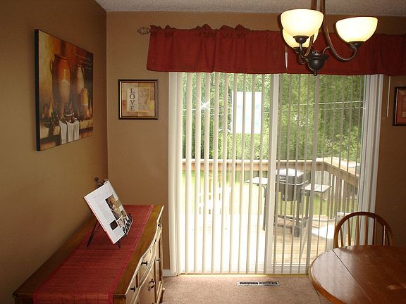 2nd image of 10007 Belmont Ave
