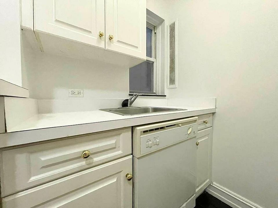 2nd image of 420 E 81st St APT 5B