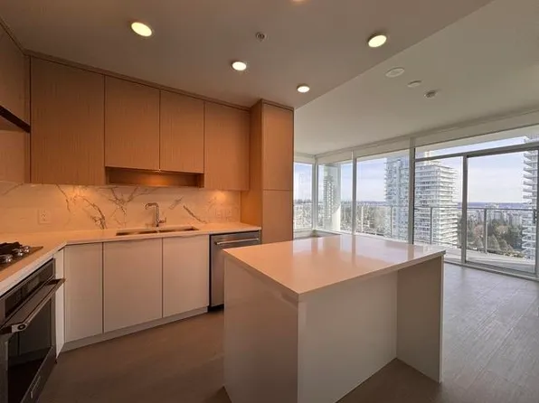 699 Whiting Way #2006, Coquitlam, BC V3J 7W9