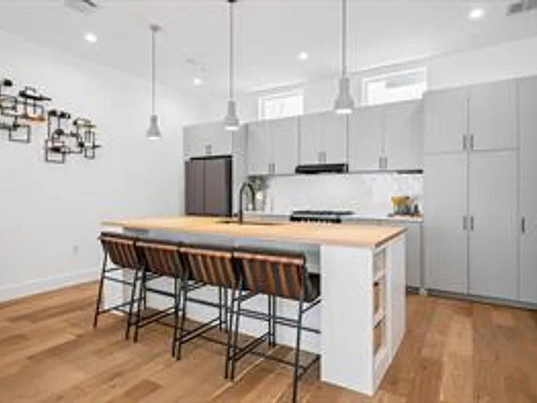 236 Melba St — Photo 12