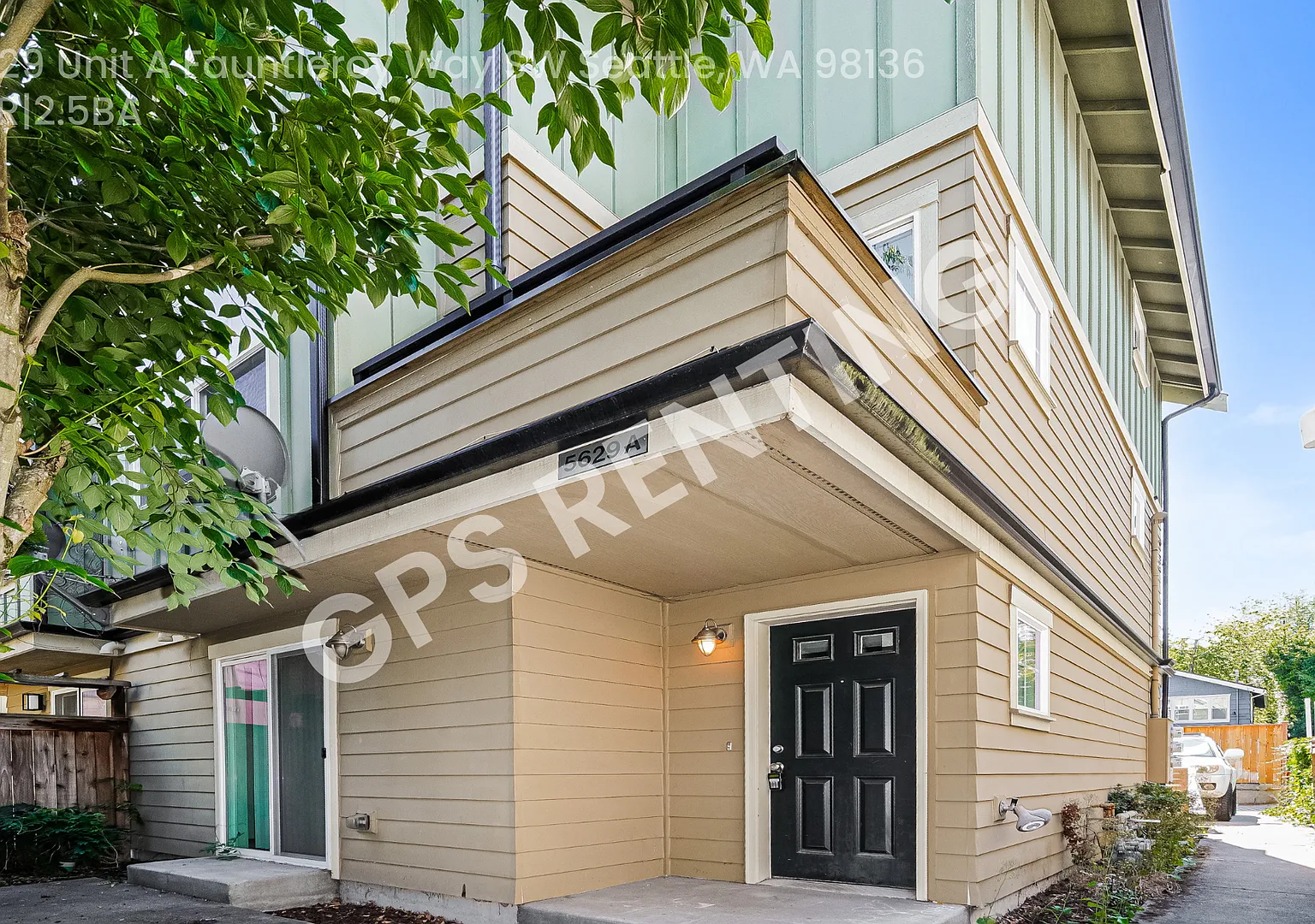Beautiful 3 Bed, 2.5 Bath Home! — Photo 2