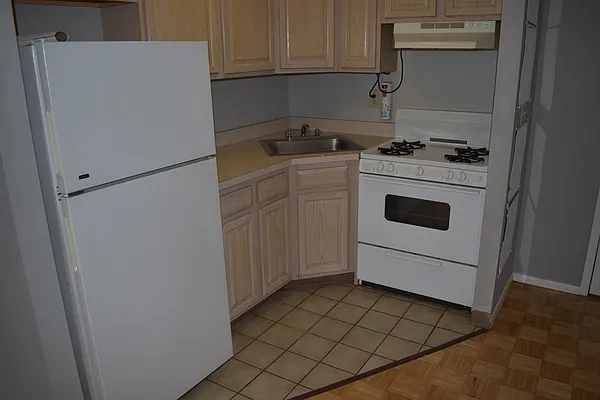 Rented by NY Space Finders Inc. | media 7