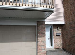 296C Dalehurst Dr #C, Ottawa, ON K2G4E4