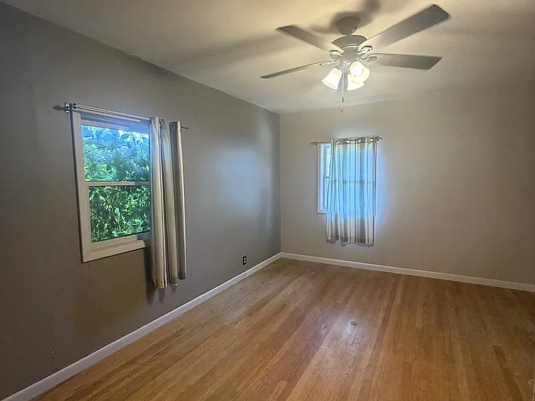 212 Alderson Ave — Photo 7