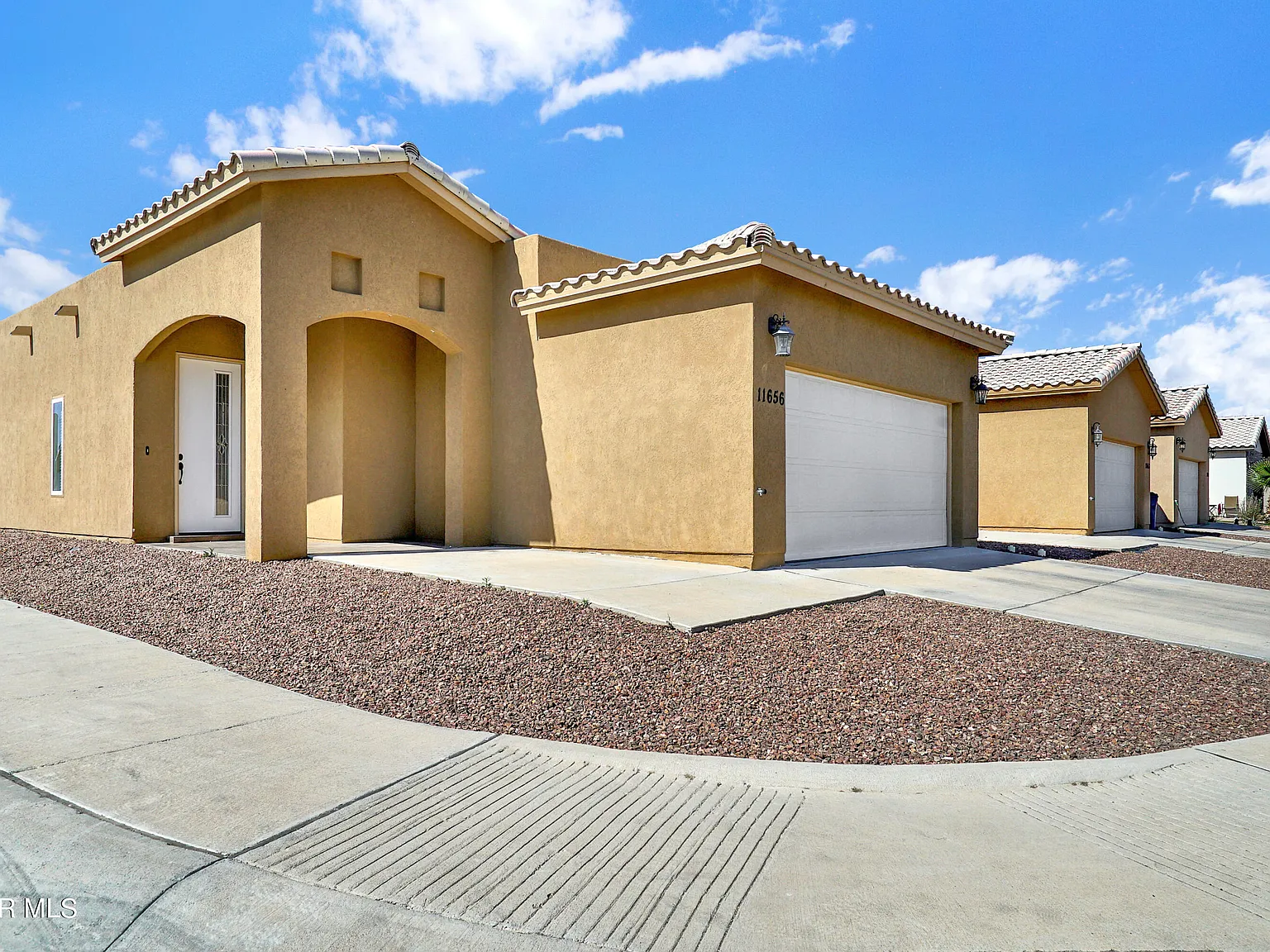 3 bed, 2.0 bath, 1312 sqft, $1,850 — Photo 1