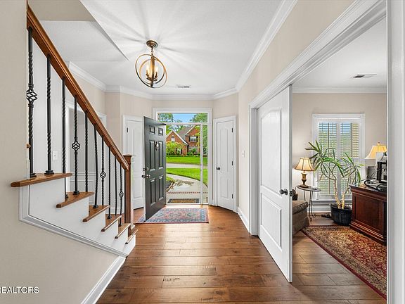 4th image of 1007 Andover View Ln
