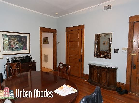 5th image of 1326 N Claremont Ave APT 2