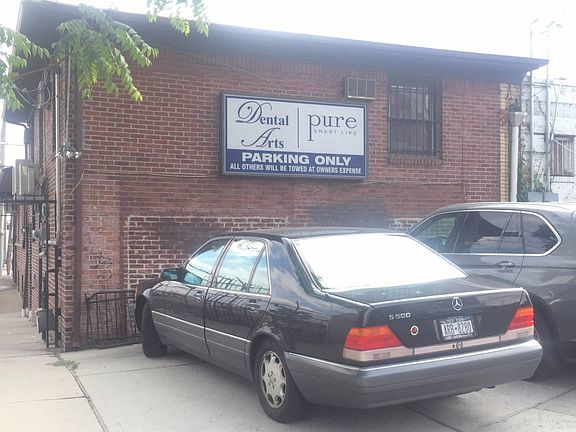 3rd image of 1785 Forest Ave