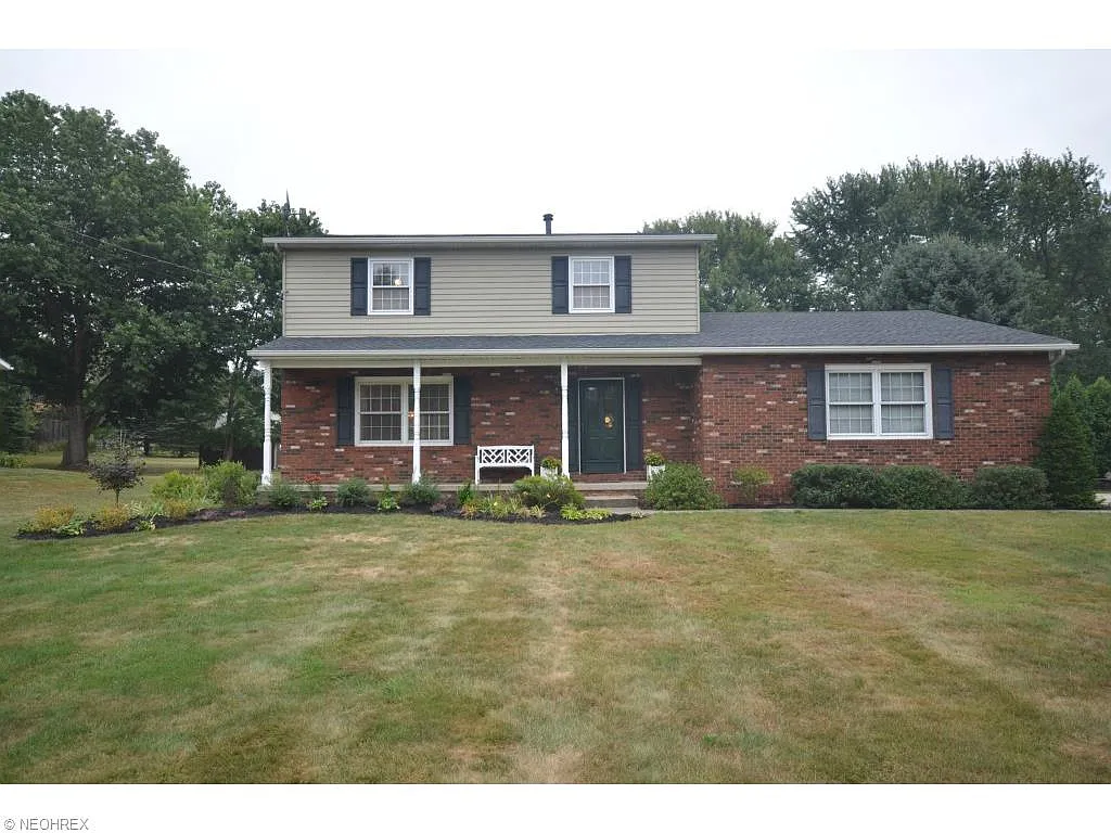 485 Elm Ave photo 1