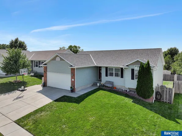 1917 SW 34th St, Lincoln, NE 68522