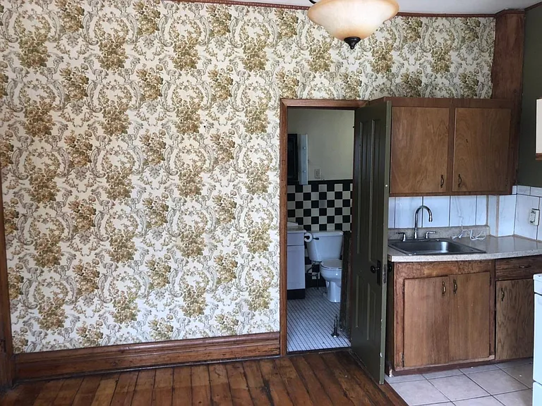 1005 University Ave SE #6 — Photo 8