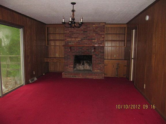 3rd image of 904 Surry Dr