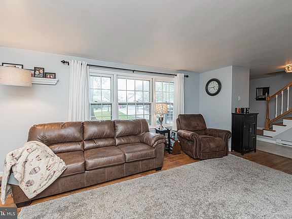 5th image of 1018 Marshall Dr