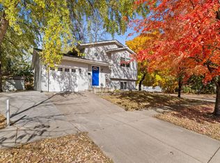 411 E 1st St, Chaska, MN 55318
