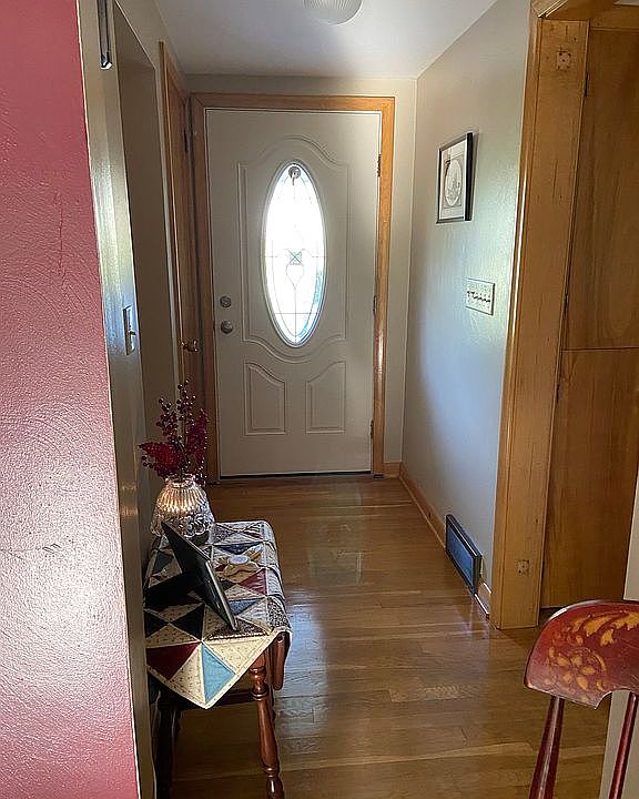 1st image of 640 Grandview Ave