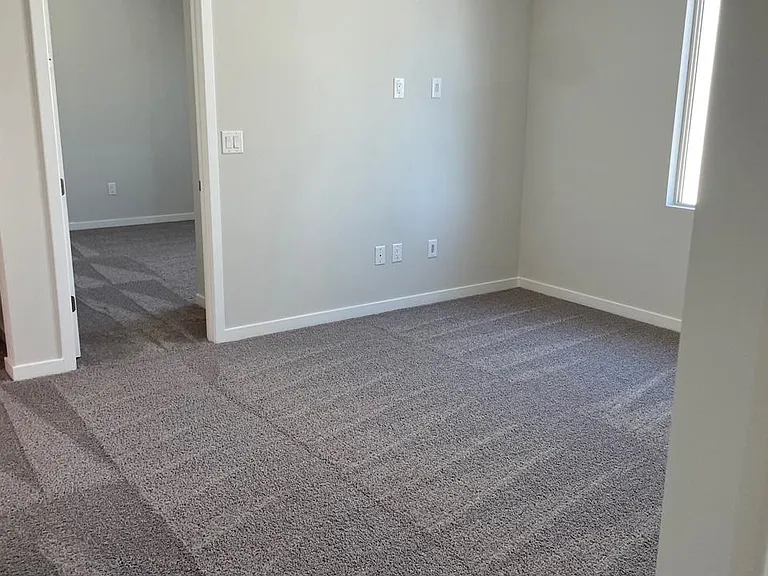 145 Medianoche St — Photo 15