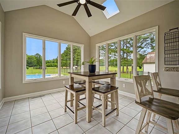 4th image of 2704 Indian Creek Ct