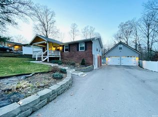 215 White Ln, Bedford, IN