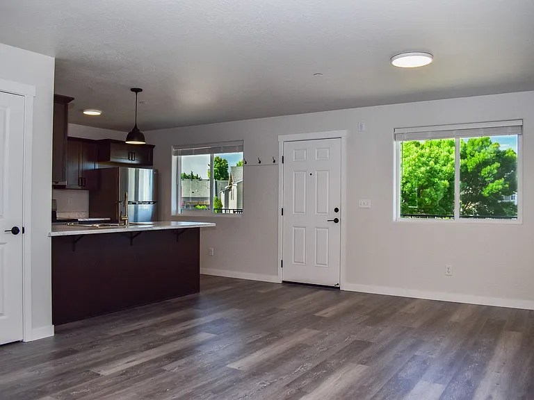 1981 Sky Park Dr — Photo 11