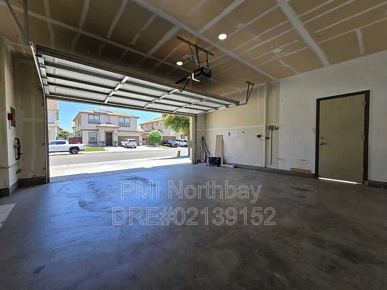 308 Aster St — Photo 15