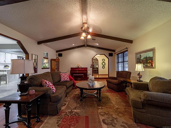 5th image of 2100 Mockingbird Ln
