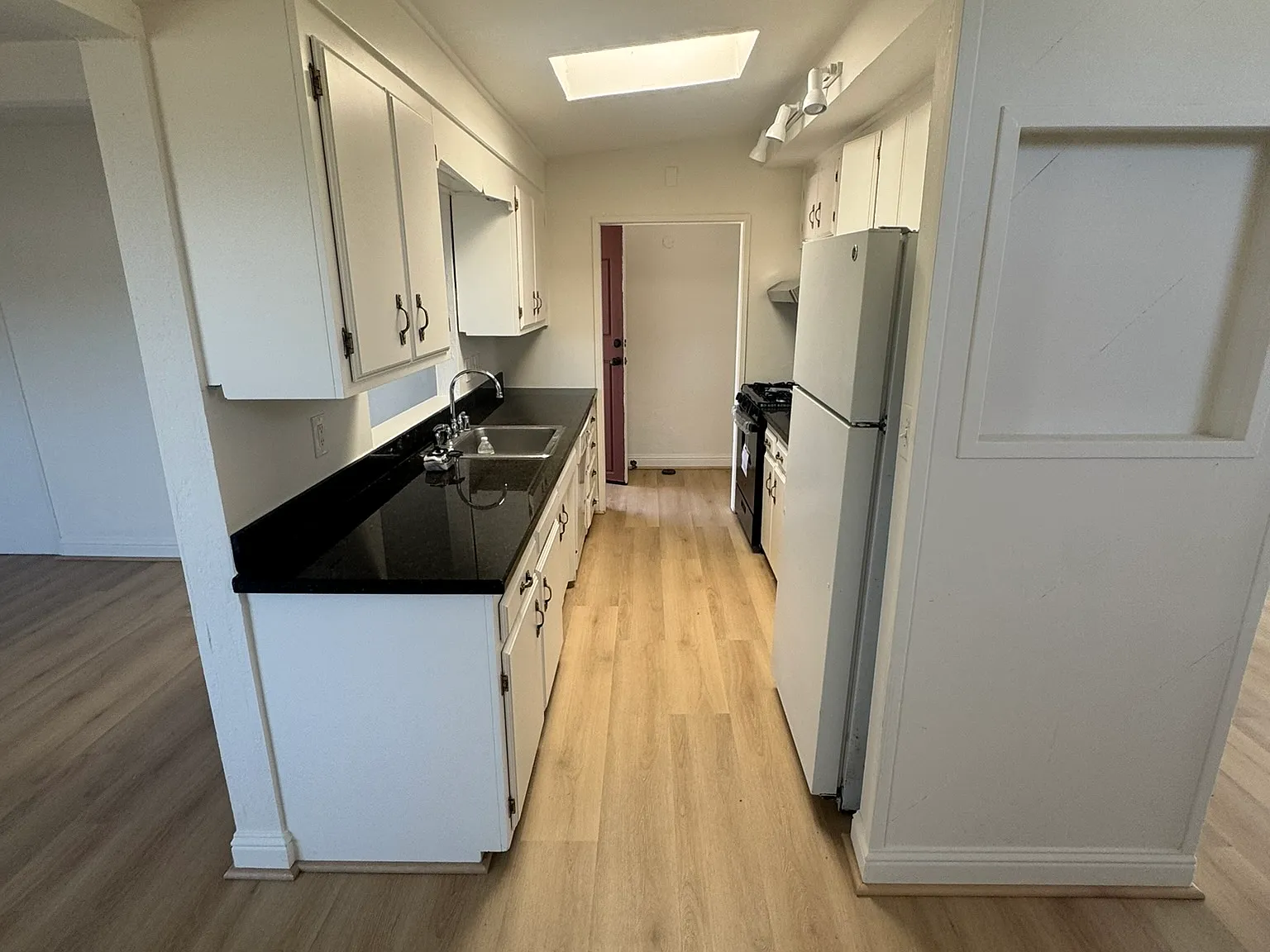 3 bed, 1260 sqft, $3,000 — Photo 4