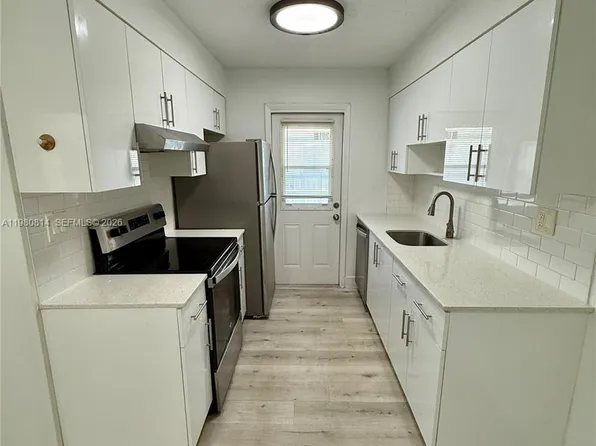 841 SW 74th Ter APT 201E, Pompano Beach, FL 33068