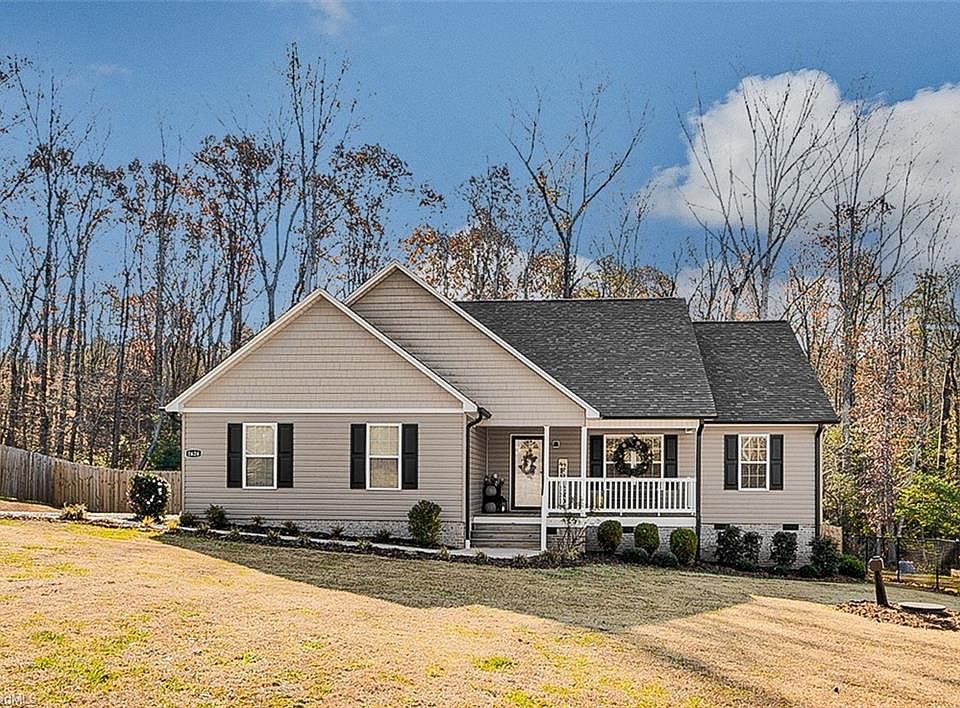 1st image of 1624 Ashbrook View Ln