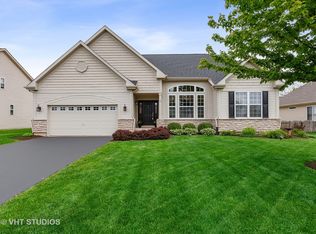 685 Western Dr, North Aurora, IL 60542