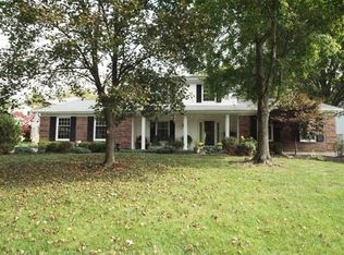 1851 Sweet Lake Ct, Chesterfield, MO