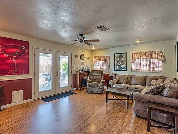 4th image of 413 Oil Lantern Ln